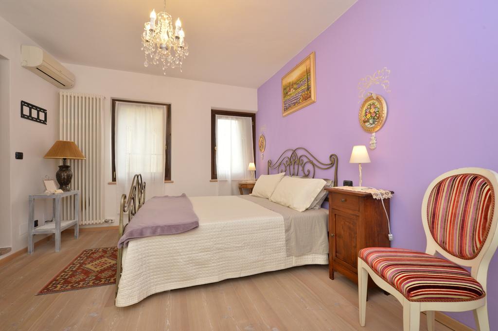 B&B Corte Giare Сант'Амброджо-ді-Вальполічелла Номер фото