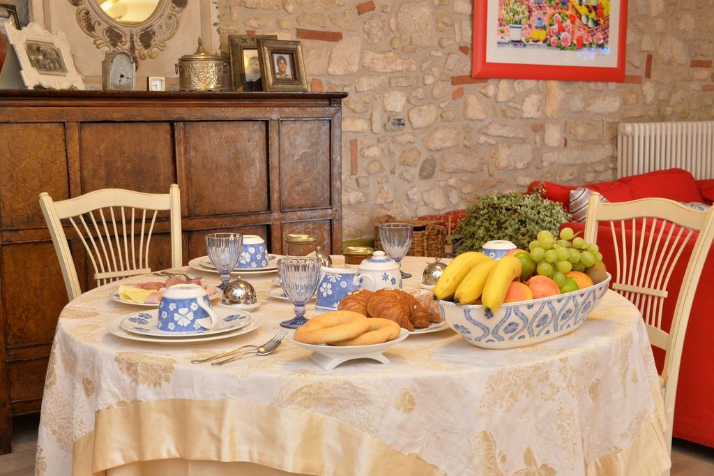 B&B Corte Giare Сант'Амброджо-ді-Вальполічелла Екстер'єр фото