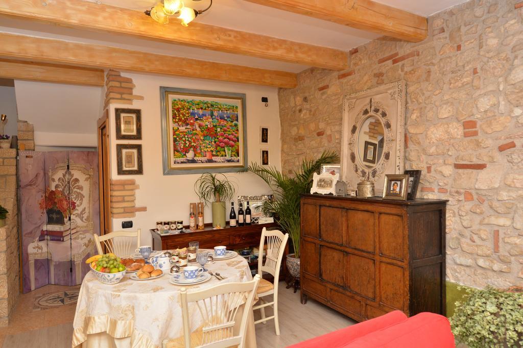 B&B Corte Giare Сант'Амброджо-ді-Вальполічелла Екстер'єр фото